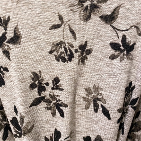 Tahari Gray Floral Robe - Picture 7 of 9